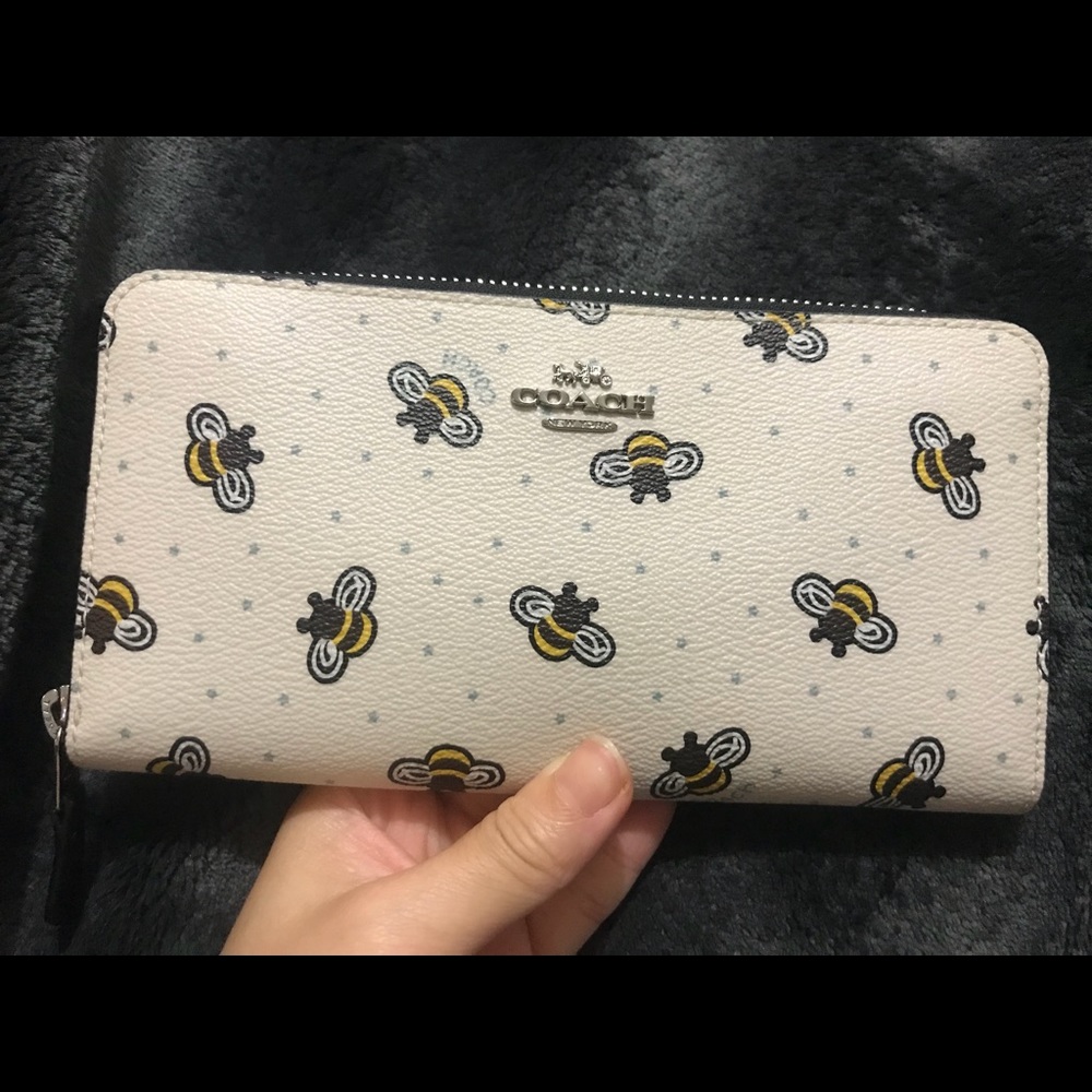 Coach cute bee wallet
